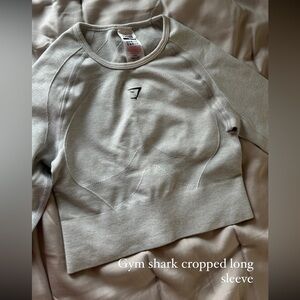 Gym shark cropped long sleeve